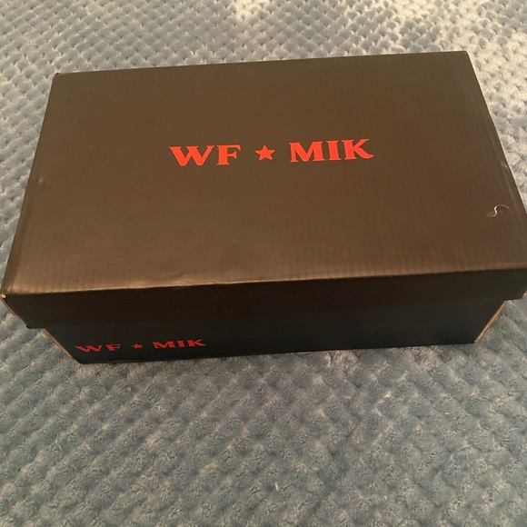 White Fox Groupie black heels. Women’s Size 5 - Picture 6 of 8